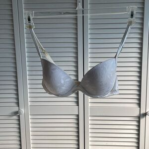 Maidenform White Floral Bra
